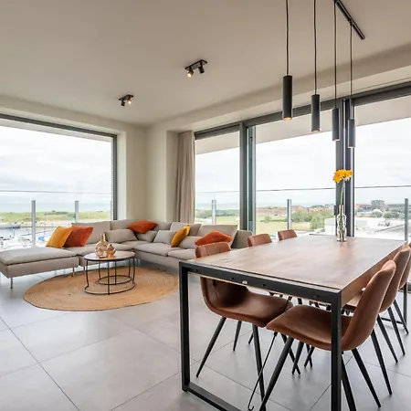 Luxurious New With Stunning Views Appartement