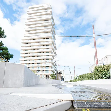 Luxurious New With Stunning Views Apartment Ostende