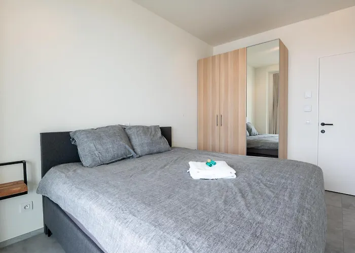 Luxurious New With Stunning Views Appartement *