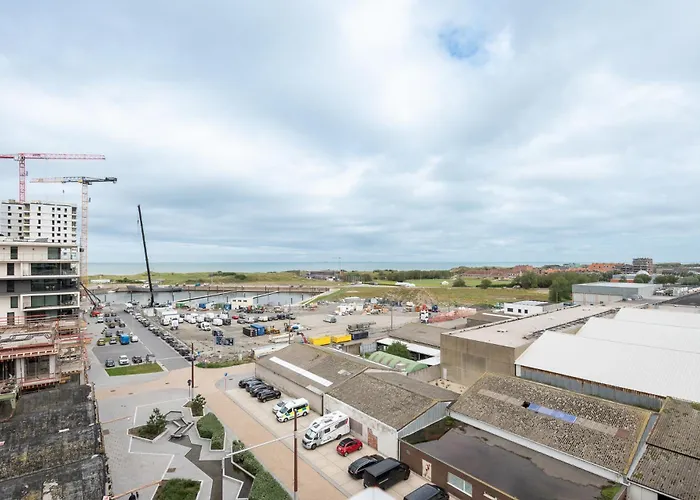 Luxurious New With Stunning Views *