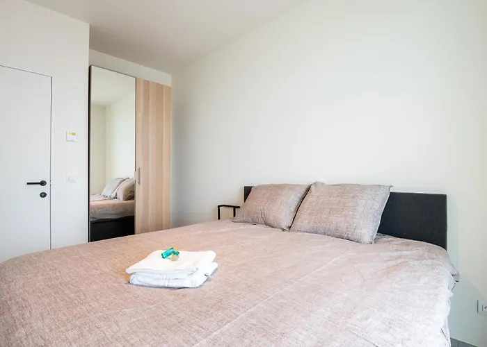 Luxurious New With Stunning Views Appartement