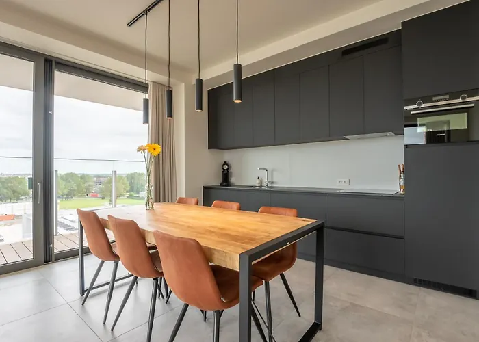 Luxurious New With Stunning Views